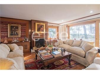 https://www.gallito.com.uy/amplio-apartamento-en-alquiler-en-carrasco-lawn-arocena-inmuebles-27599521