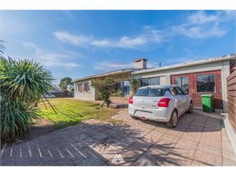 https://www.gallito.com.uy/venta-hermosas-casa-en-el-bosque-solymar-3dorm-inmuebles-27602693