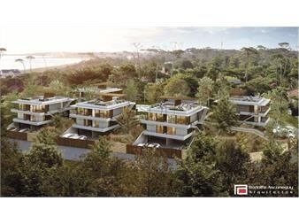https://www.gallito.com.uy/venta-casa-3-dormitorios-y-servicio-en-pozo-punta-del-este-inmuebles-27602806