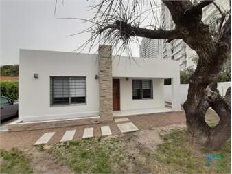 https://www.gallito.com.uy/alquilo-casa-nueva-a-2-cuadras-de-la-playa-cerca-del-conra-inmuebles-26392086