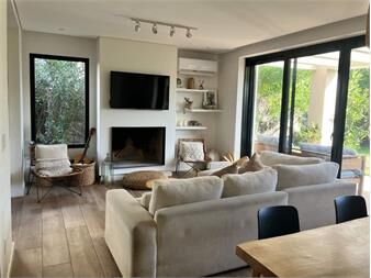 https://www.gallito.com.uy/alquiler-en-san-nicolas-3-dormitorios-parrillero-inmuebles-27602870