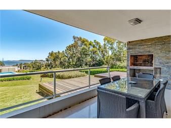 https://web5.gallito.com.uy/en-venta-2-dormitorios-vista-al-mar-y-parrillero-inmuebles-27602884
