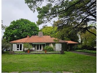 https://www.gallito.com.uy/venta-importante-terreno-de-4488-m²-con-dos-casas-sobre-b-inmuebles-26215692