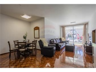https://www.gallito.com.uy/venta-apart-pocitos-3-dorm-2-baños-mas-serv-patio-inmuebles-27342738