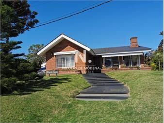 https://www.gallito.com.uy/casa-en-cantegril-punta-del-este-de-4-dormitorios-inmuebles-27603615