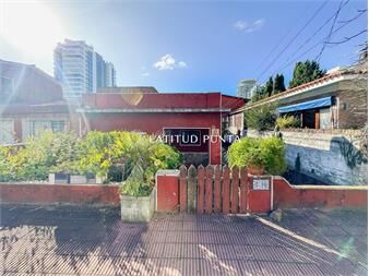 https://www.gallito.com.uy/casa-en-la-pastora-a-200-metros-de-mansa-y-brava-inmuebles-27324755
