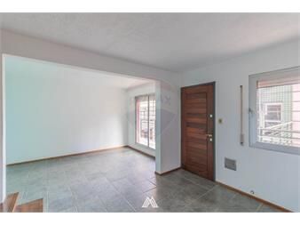 https://www.gallito.com.uy/venta-apartamento-duplex-2-dormitorios-barrio-sur-inmuebles-27607646