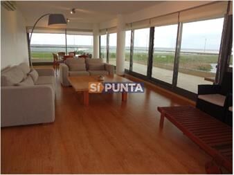 https://www.gallito.com.uy/apartamento-de-3-dormitorios-y-dependencia-playa-inmuebles-27607826