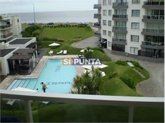 https://www.gallito.com.uy/apartamento-en-punta-del-este-pinares-inmuebles-27608071
