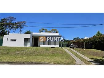 https://www.gallito.com.uy/casa-en-san-rafael-2-dormitorios-con-jardã­n-y-inmuebles-27608120