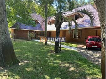 https://www.gallito.com.uy/magnifica-casa-en-punta-ballena-6-dormitorios-inmuebles-27608167