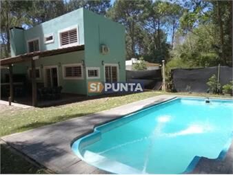 https://www.gallito.com.uy/punta-ballenas-solanas-casa-con-piscina-2-dormitorios-inmuebles-27608236