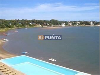 https://www.gallito.com.uy/apartamento-en-alquiler-3-dormitorios-mas-servicio-en-la-inmuebles-27608304