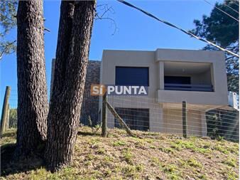 https://www.gallito.com.uy/moderna-casa-de-3-dormitorios-en-pinares-inmuebles-27608430