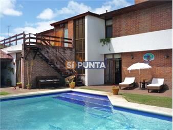https://www.gallito.com.uy/casa-con-piscina-en-alquiler-playa-mansa-inmuebles-27608579