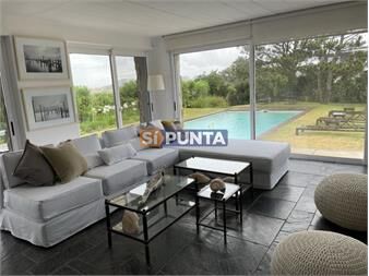 https://www.gallito.com.uy/alquiler-casa-de-6-dormitorios-con-vista-al-mar-en-la-barra-inmuebles-27608599