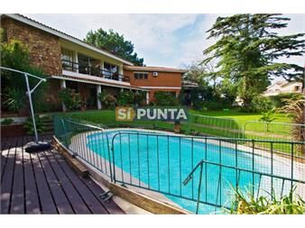 https://www.gallito.com.uy/casa-en-venta-5-dormitorios-con-piscina-playa-inmuebles-27608718