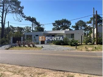https://www.gallito.com.uy/moderna-casa-de-3-dormitorios-a-estrenar-en-la-inmuebles-27608758