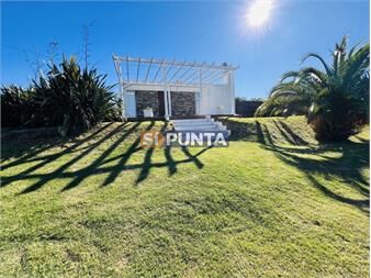 https://www.gallito.com.uy/venta-de-casa-en-playa-las-grutas-punta-ballena-inmuebles-27608859