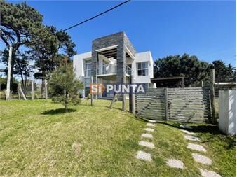 https://www.gallito.com.uy/muy-buena-casa-de-5-dormitorios-y-piscina-en-del-inmuebles-27608906