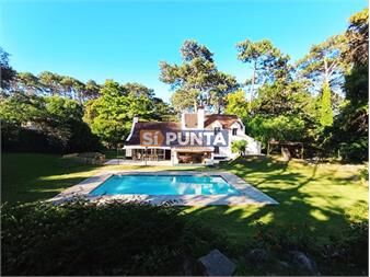 https://www.gallito.com.uy/casa-en-mansa-4-dormitorios-inmuebles-27608924