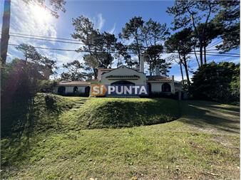 https://www.gallito.com.uy/espectacular-casa-en-venta-estilo-colonial-san-inmuebles-27609078