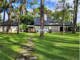 https://www.gallito.com.uy/casa-de-4-dormitorios-en-san-rafael-inmuebles-27609105