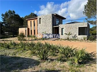 https://www.gallito.com.uy/casa-en-exclusivo-barrio-privado-en-laguna-inmuebles-27609144