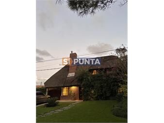 https://www.gallito.com.uy/hermosa-casa-en-san-rafael-inmuebles-27609194