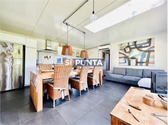 https://www.gallito.com.uy/moderna-casa-de-2-dormitorios-piscina-y-en-la-e-inmuebles-27609396