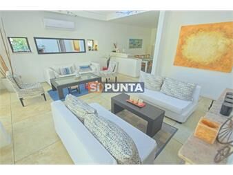 https://www.gallito.com.uy/casa-con-piscina-en-alquiler-playa-brava-inmuebles-27609577