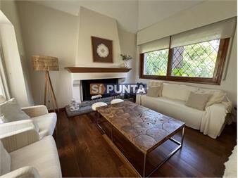 https://www.gallito.com.uy/lugano-amplio-jardin-con-piscina-inmuebles-27609616