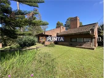 https://www.gallito.com.uy/casa-en-una-sola-planta-3-dormitorios-en-punta-inmuebles-27609648