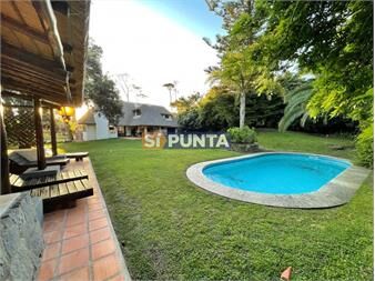 https://www.gallito.com.uy/amplia-casa-con-piscina-a-200-metros-del-mar-inmuebles-27609834