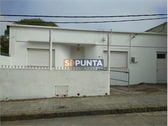https://www.gallito.com.uy/casa-en-centro-de-san-carlos-inmuebles-27609909