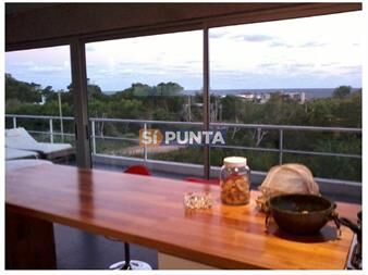 https://www.gallito.com.uy/casa-en-altos-de-punta-piedra-con-vista-al-mar-inmuebles-27609991