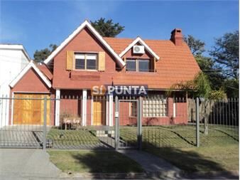 https://www.gallito.com.uy/alquiler-casa-de-3-dormitorios-con-piscina-en-inmuebles-27610470