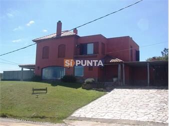 https://www.gallito.com.uy/casa-con-vista-al-mar-inmuebles-27610549