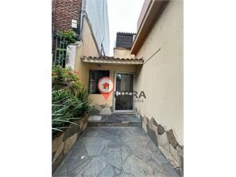 https://www.gallito.com.uy/confortable-casa-de-2-dorm-en-pocitos-inmuebles-27610716