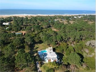 https://www.gallito.com.uy/venta-de-casa-en-arenas-de-jose-ignacio-inmuebles-27615367