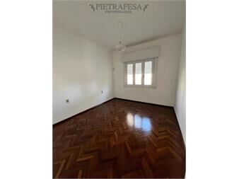 https://www.gallito.com.uy/apto-reciclado-2-dormitorios-en-brazo-oriental-inmuebles-27610273