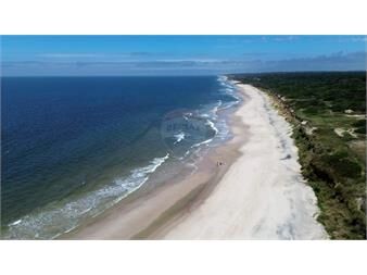 https://www.gallito.com.uy/venta-complejo-hotelero-paraiso-suizo-costa-de-oro-inmuebles-27616012