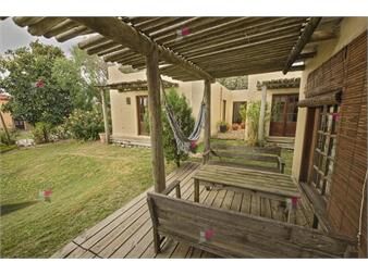 https://www.gallito.com.uy/casa-de-4-dormitorios-en-alquiler-la-barra-inmuebles-27092469