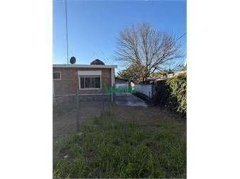 https://www.gallito.com.uy/se-venden-2-casas-en-barros-blancos-casi-ideal-o-inmuebles-27484815