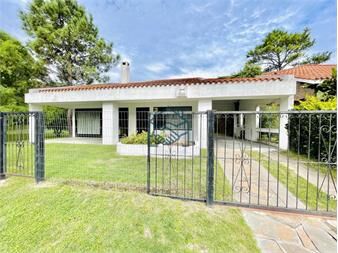 https://www.gallito.com.uy/casa-de-4-dormitorios-a-pasos-del-mar-alquiler-anual-inmuebles-26568601