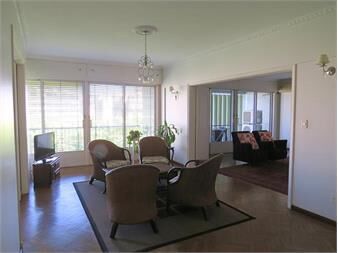 https://www.gallito.com.uy/venta-apartamento-cuatro-dormitorios-tres-baños-y-garage-inmuebles-26346353