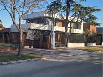 https://www.gallito.com.uy/venta-casa-carrasco-sur-4-dormitorios-inmuebles-27624860