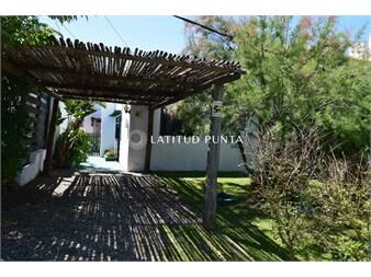 https://web5.gallito.com.uy/alquiler-casa-de-3-dormitorios-playera-a-metros-inmuebles-27625108