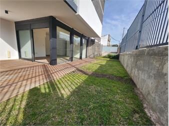 https://www.gallito.com.uy/venta-apartamento-de-2-dormitorios-con-deck-y-jardin-inmuebles-27632045