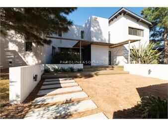 https://www.gallito.com.uy/casa-en-venta-de-3-dormitorios-en-pinar-del-faro-inmuebles-19879337
